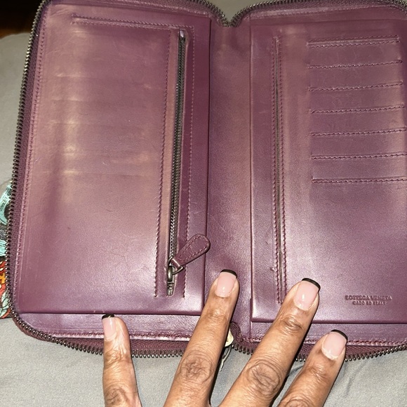 Bottega Veneta Chic  Woven Leather Clutch in Deep Purple (Pre-Owned) - Picture 3 of 6